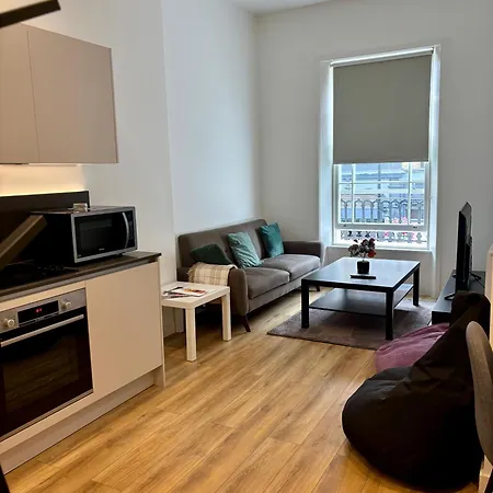 Prime Location Next To Hyde Park 2Double Bedrooms